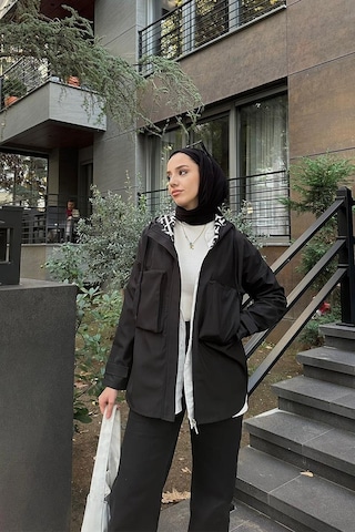 Cep Detaylı Kısa Trençkot Brc1907 Siyah 001