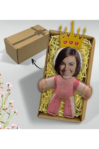 Bk Gift Hediye Kutusunda Kişiye Özel Fotoğraflı Kraliçe Bebek Yastık, Arkadaşa Hediye, Sevgiliye Hediye, Doğum Günü Hediyesi