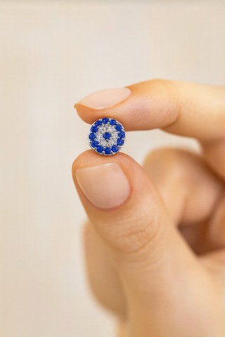 Çekirdekjewelry 925 Ayar Gümüş Minik Nazar Çivili Küpe Gri
