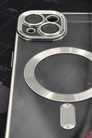 Apple Uyumlu iPhone 14 Magsafe Özellikli Gümüş Gri Silver Renkli Kenarlı Lazerli Şeffaf Kılıf Lens Korumalı