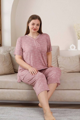 Kadın Gül Kurusu V Yaka Dantel Detay Viskon 3 Düğmeli Kısa Kol Yazlık Büyük Beden Kapri Pijama Gülkurusu