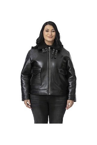 Büyük Beden İçi Kürklü Fermuarlı Yakası Toka Detaylı Siyah Deri Mont Siyah