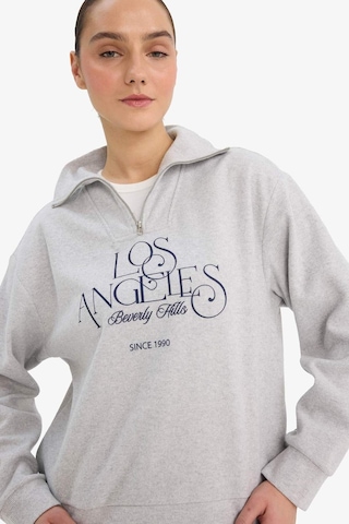 Defacto Regular Fit Yarım Fermuarlı Baskılı Sweatshirt G6692ax25wngr93 Gri-gr93