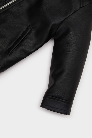 Defacto Erkek Bebek Kapüşonlu Pelüş Astar Suni Deri Ceket Mont A2220a525aubk27 Siyah