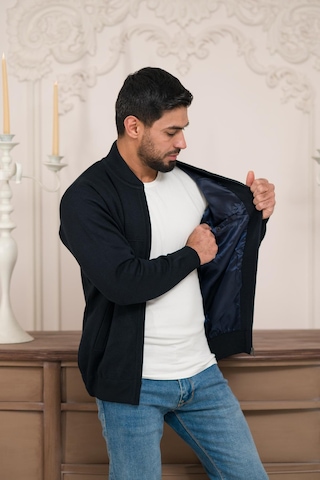 Woolen World Pilot Yaka Fermuar Kapamalı Klasik Kesim Astarlı Çelik Örgü Hırka Lacivert