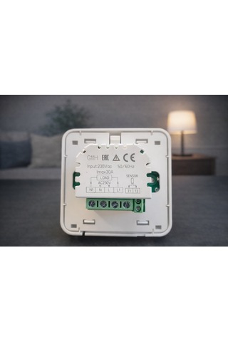 Programlanabilir Oda Termostatı 30 A Yerden Isıtma Uyumlu, 6 Kw, Dijital Lcd Ekran Beyaz