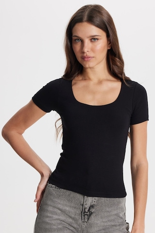 Tudors Kadın Slim Fit Dar Kesim Pamuklu Kare Yaka Kısa Kollu Siyah Tişört-50366