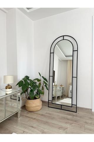 Effe Siyah Metal Çerçeveli 180x70 Cm Pencere Model Oval Ayaklı Boy Aynası