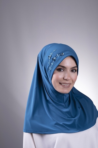 Hürrem Bone P. Mavisi Pratik Hazır Geçmeli Tesettür Eşarp Sandy Kumaş Elişi Çiçek İşlemeli Pullu 1604 17