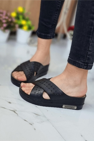 Neon Shoes Kadın Günlük Hasır Desenli Terletmeyen Anatomik Ortopedik Taban Anne Dışarı Ev Terliği 001