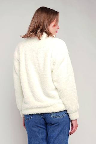 Gabria Kanguru Cepli Yarım Fermuarlı Peluş Sweat Ekru