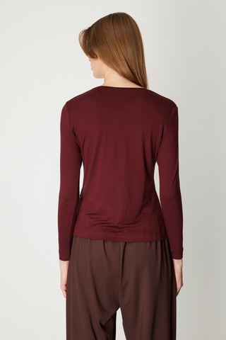 On Kadın Metal Aksesuarlı Sıfır Yaka Basic Bluz 61303 Bordo Bordo