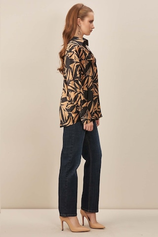 V Yaka Çok Renkli Desenli Gömlek Çok Renkli