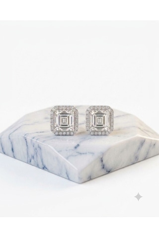 Kadın Moissanite Kare Taş Ve Etrafı Sıralı Taş Detay Gümüş Küpe