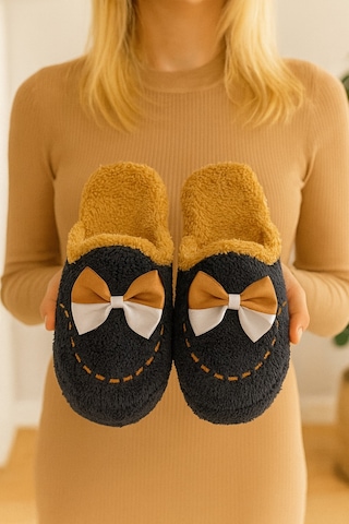 Golden Fiyonklu Kapalı Kadın Ev Terliği Günlük Rahat Kışlık Terlik Siyah