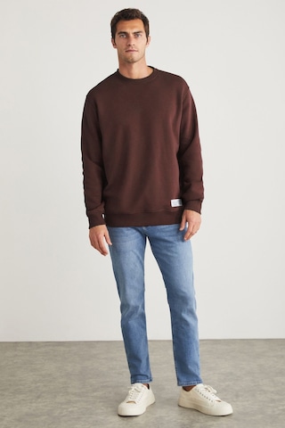 Grımelange Grımelange Travıs Erkek Organik Kumaşlı Yumuşacık Regular Fit Yuvarlak Yakalı Kahverengi Sweatshirt Kahverengi