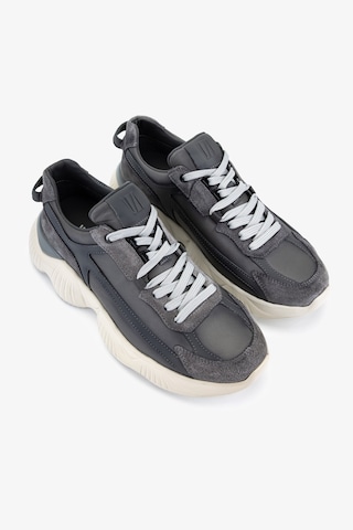 Valmenti Erkek Hakiki Deri Gri Sneakers & Spor Ayakkabı 381 23348 Erk Ayk Y26 Grı