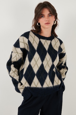 Lela Oversize Fit Bisiklet Yaka Baklava Desenli Yumuşak Dokulu Bayan Kazak 4616223 Lacivert