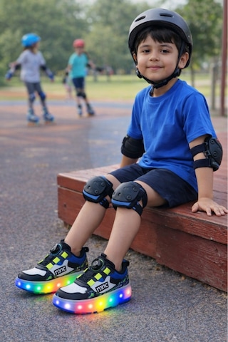 Erkek Çocuk Işıklı Patenli Ayakkabı Tekerlekli Kaykaylı Spor Sneaker Led Taban Siyah