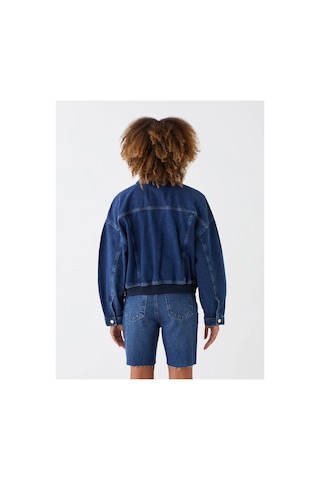 LC Waikiki Lcw Vision İndigo Gömlek Yaka Oversize Kadın Jean Ceket Orta İndigo Rodeo