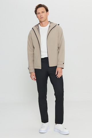 Altınyıldız Classıcs Erkek Bej Softshell Standart Fit Normal Kesim Kapüşonlu Cepli Mont