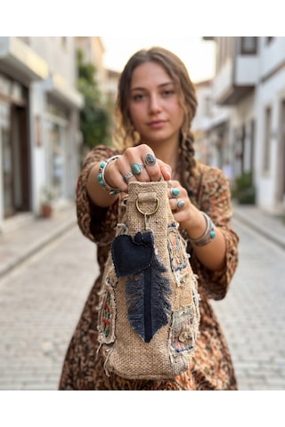 El İşçiliği Kalp Yaprak Detaylı Denim Çanta Charm Siyah El İşçiliği Kalp Yaprak Detaylı Denim Çanta Charm Siyah