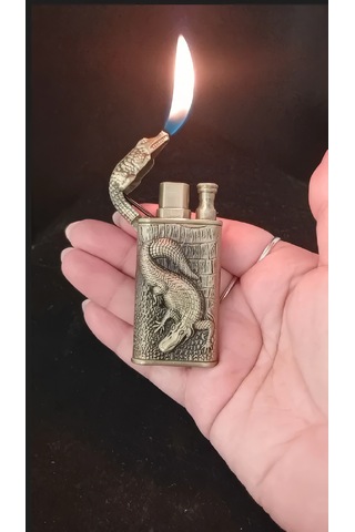 Kabartma Kertenkele/timsah Desenli Antik Gold Çakmak Çok Renkli