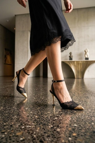 Fox Shoes Y752093806 Siyah Dantel İnce Galveniz Topuklu Kadın Ayakkabı