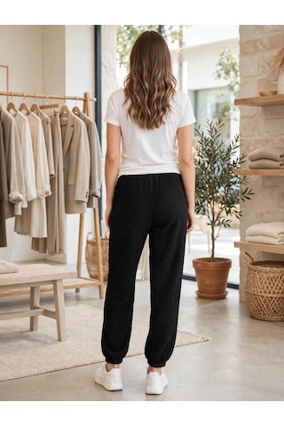 Kadın Siyah Dokulu Desenli Jogger Pantolon