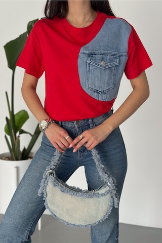Femelle Kadın Kırmızı Denim Kot Detaylı Cepli Tasarım Pamuklu Tişört