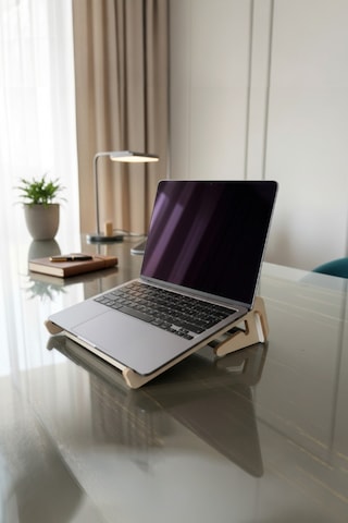 Ergonomik Ahşap Laptop Standı Laptop Yükseltici Dekoratif Ve Tüm Modellerle Uyumlu