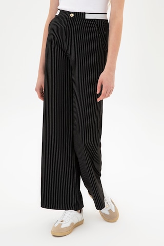 U.S. Polo Assn. Kadın Siyah Çizgili Loose Fit Kanvas Pantolon 50317169-VR046
