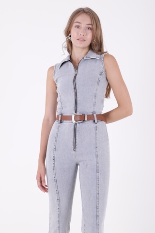 Dekoratif Kemer Detaylı Ve Kolsuz Fermuarlı Rahat Kot Kadın Tulum Kar Yıkama Açık Mavi Denim Kar Yıkama Açık Mavi