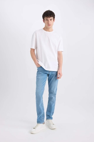 DeFacto Pedro Slim Fit Dar Kalıp Normal Bel Dar Paça Jean Pantolon D8583AX25SPNM39