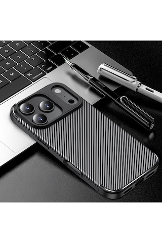 Apple Uyumlu iPhone 17 Pro Kılıf Kamera Korumalı Darbe Emici Karbon Fiber Desenli Kapak