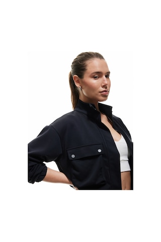 Koton Kolej Bomber Ceket Crop Kalın Modal Kumaş Düğmeli Cep Detaylı Siyah 5wak10096nk