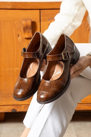 Dabab Shoes Clarıssa Kadın Ortopedik 4 Cm Topuklu Tokalı Yuvarlak Burun Balerin Babet Klasik Ayakkabı Kahverengi