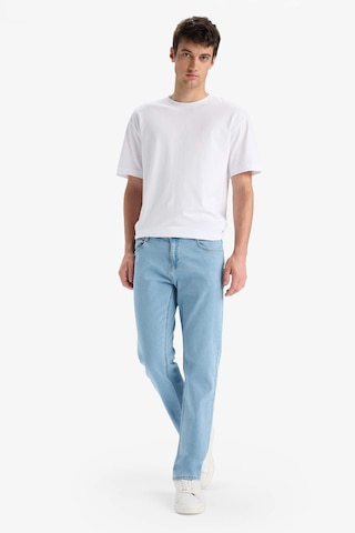 Defacto Sergio Regular Fit Normal Kalıp Normal Bel Boru Paça Jean Pantolon E7268ax25smnm39 Mavi