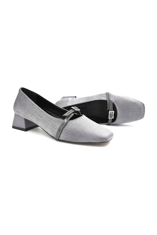 Beyaz London Üst Atkı Toka Detaylı Alçak Topuklu Saten Kadın Ayakkabı Platin PLATIN