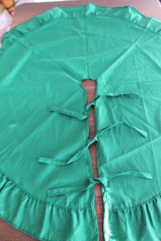 Yeşil Pileli Yılbaşı Ağaç Altı Örtü 100 Cm - Christmas Tree Skirt