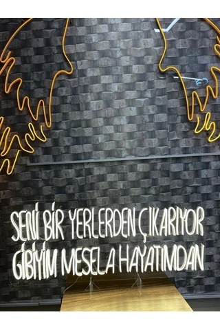 Seni Bir Yerlerden Çıkarıyor Gibiyim Mesela Hayatımdan Yazılı Neon Tabela Turuncu