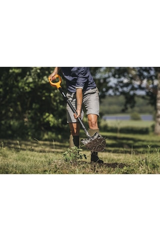 Fiskars 1066716 Solid Sivri Uçlu Çok Amaçlı Kürek