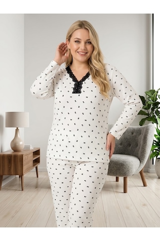 Kadın Büyük Beden Uzun Kollu Desenli Dantel Detaylı Kaşkorse Kumaş Pijama Takımı Beyaz Kurdele