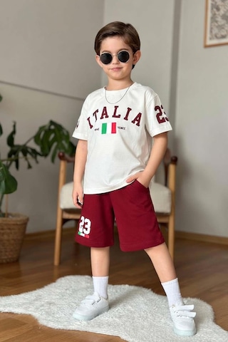 Riccotarz Erkek Çocuk Üzerinde İtalia Yazı Ve Bayrak Baskılı T-shirt Bordo Şortlu Takım