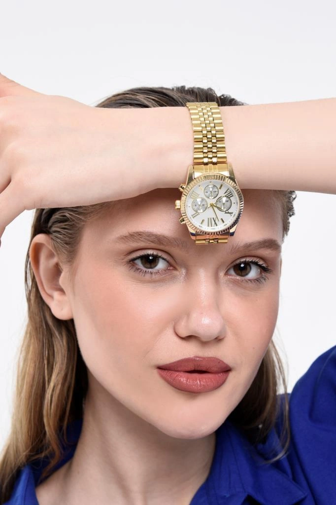 Roma Rakam Kasa Detaylı Beyaz Kadran Altın Kadın Kol Saati Altın