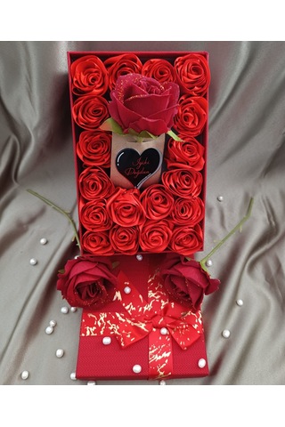 İnci Mode İyiki Varsın 18+1 Çiçekli Kutu Hediyelik Çiçek Kutusu Kırmızı Hediye Kutusu