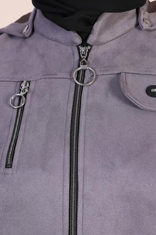 Kadın Büyük Beden Göğsü Kapşonlu Kısa Tesettur Süet Pardesü