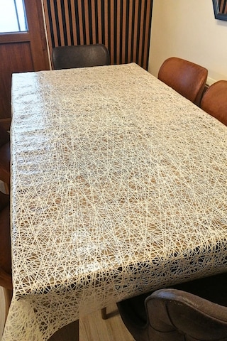 Dantel Görünümlü Üstü Şeffaf Kaplı Muşamba Masa Örtüsü -krem Renk