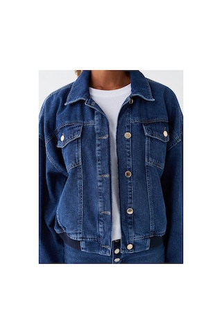 LC Waikiki Lcw Vision İndigo Gömlek Yaka Oversize Kadın Jean Ceket Orta İndigo Rodeo