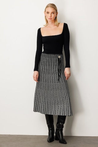 On Kadın Aksesuar Detaylı Midi Triko Etek 65208 Siyah Siyah